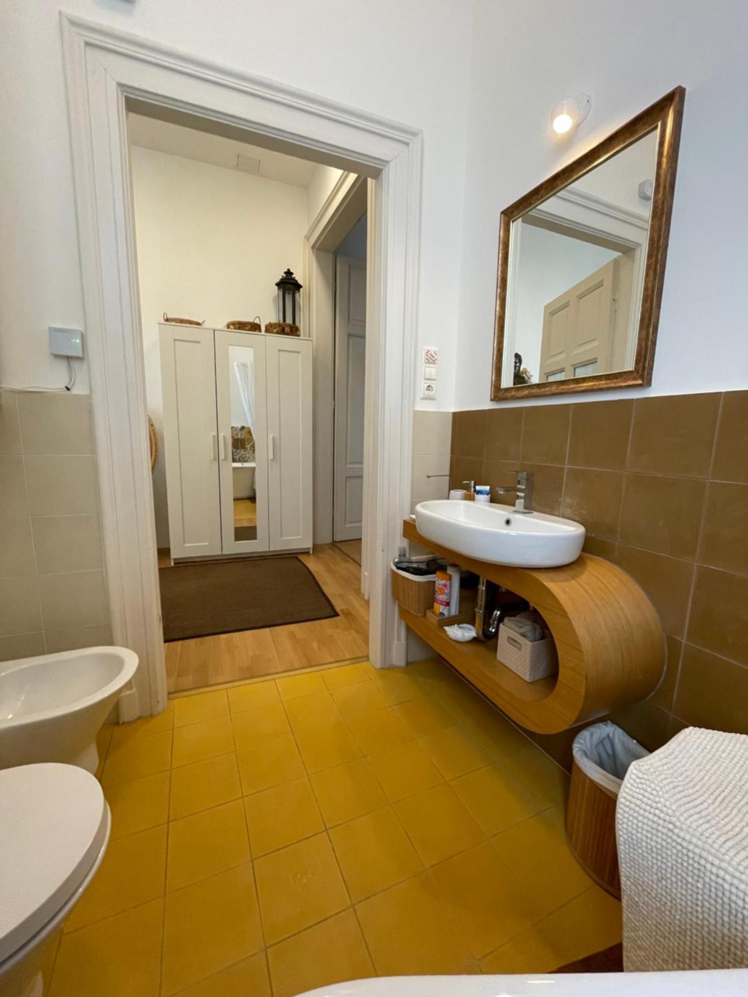 Amber Pearl Apartment 2 Rooms And 2 Bathrooms At Kalvin Square Βουδαπέστη Εξωτερικό φωτογραφία